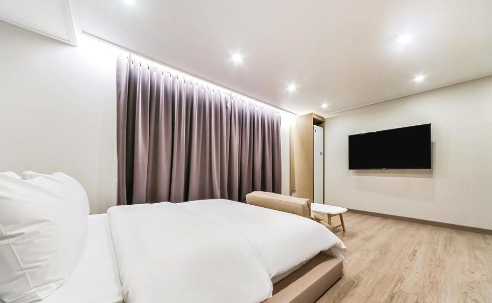 Centro Hotel Chilgok Екстериор снимка