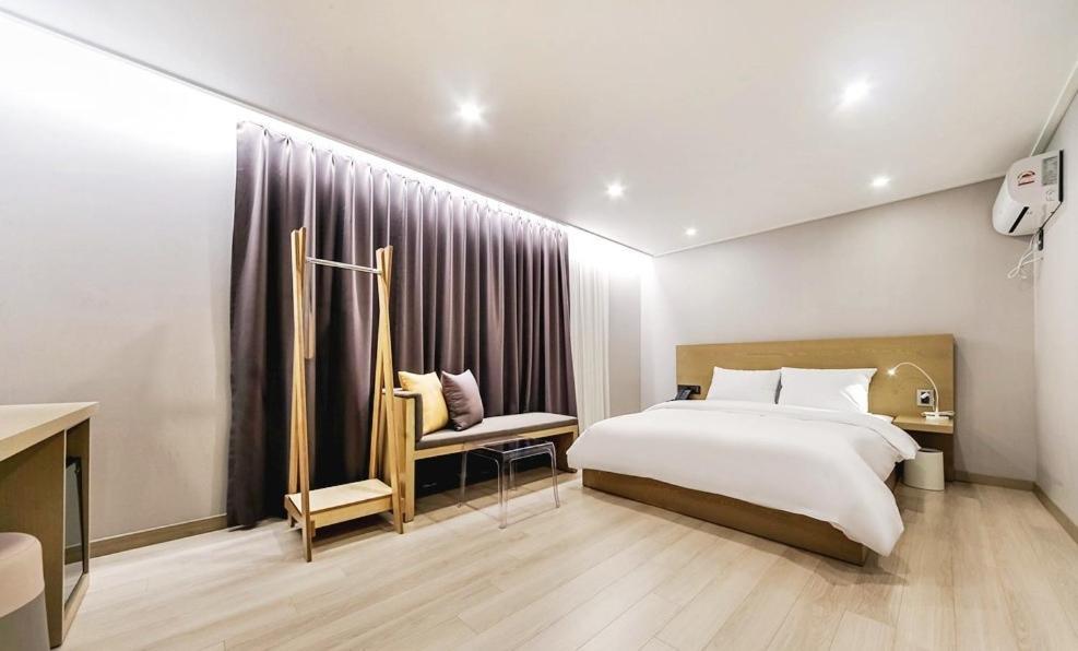 Centro Hotel Chilgok Екстериор снимка