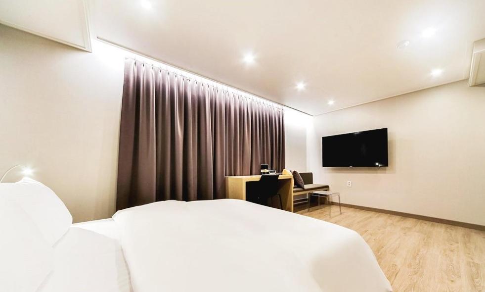Centro Hotel Chilgok Екстериор снимка