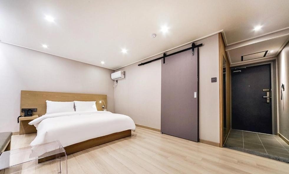Centro Hotel Chilgok Екстериор снимка