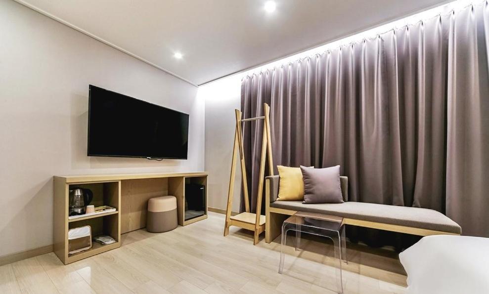 Centro Hotel Chilgok Екстериор снимка