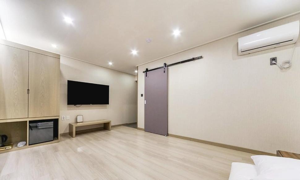 Centro Hotel Chilgok Екстериор снимка
