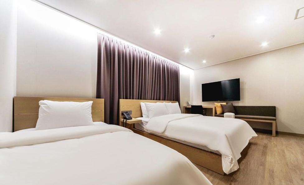 Centro Hotel Chilgok Екстериор снимка
