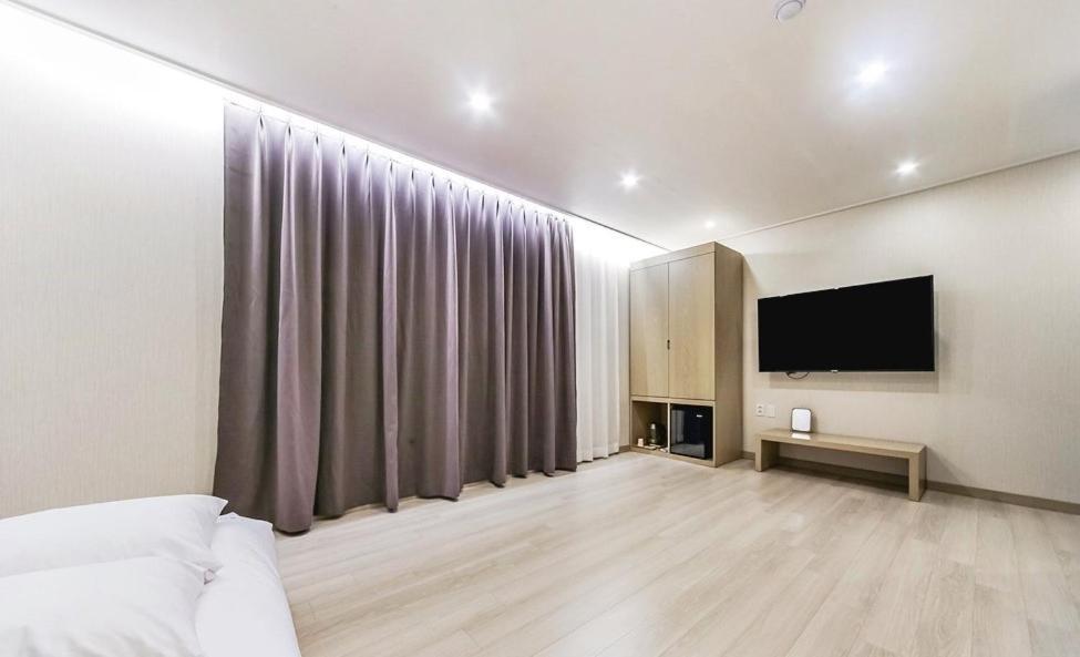 Centro Hotel Chilgok Екстериор снимка